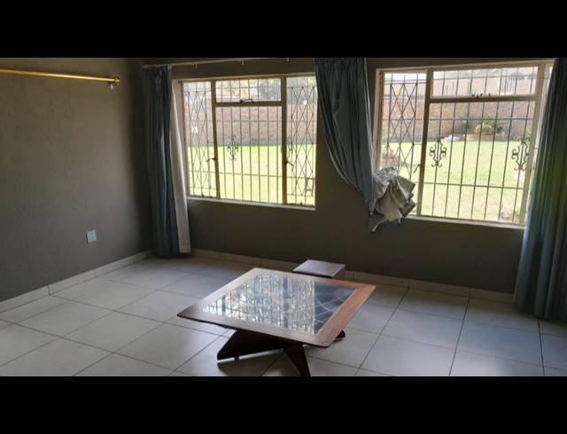 3 BEDROOM HOUSE FOR SALE IN BRACKENHURST